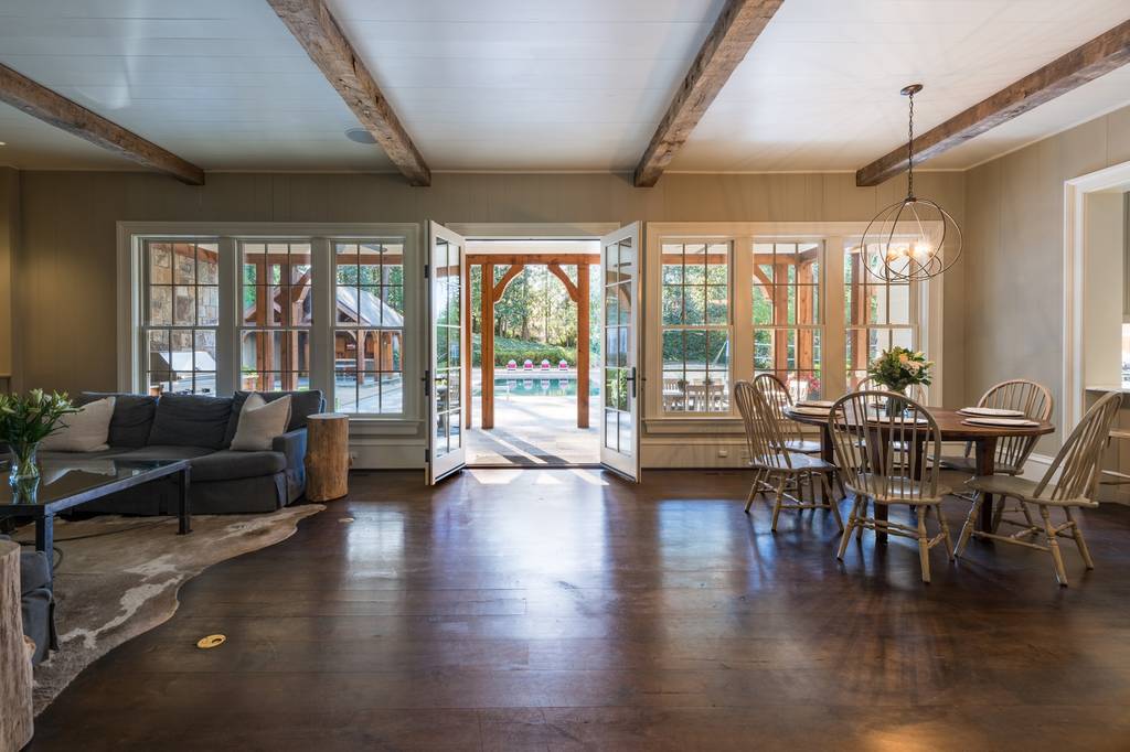 6 bedroom luxury Detached House for sale in 3900 Tuxedo Rd NW, Atlanta