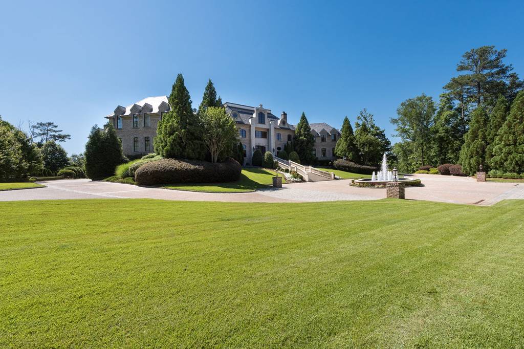 Luxury 7 bedroom Detached House in 4110 Paces Ferry Rd NW, Atlanta