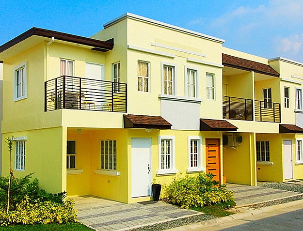 3 bedroom house with balcony car park nr school 30 min from NAIA